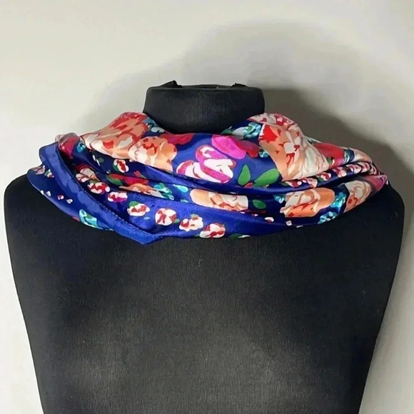 Elis Flroal Mulricolor Scarf - Picture 5 of 7